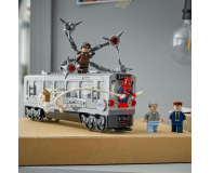 LEGO Super Heroes 76321 Spider-Man kontra Doc Ock — scena w metrze - 1331727 - zdjęcie 4